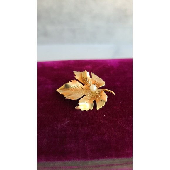 Vintage 12K Gold Filled Signed Karen Lynne Autumn Maple Leaf Designer Brooch Pin - Picture 9 of 10